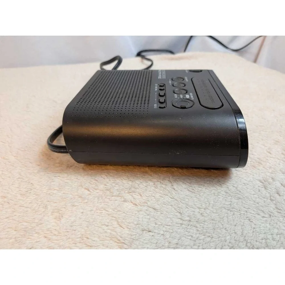 Sony Dream Machine AM FM Clock Radio Alarm Auto Time Set‎ Model ICF-C218